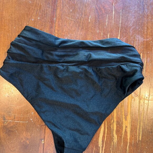 Shaycation x REVOLVE Bikini Set RARE - Picture 5 of 8